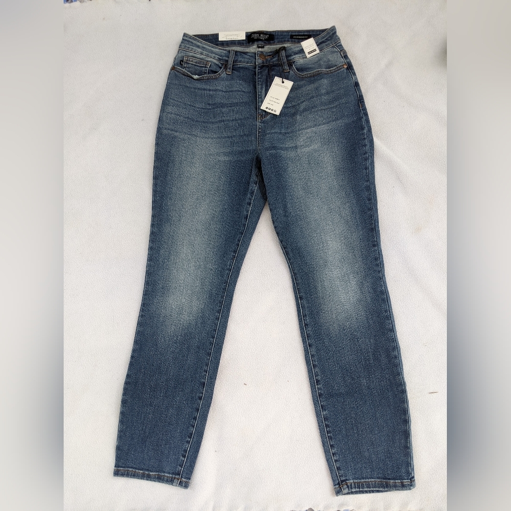 Judy Blue sz 9/29 Boyfriend fit Non Distressed Jean